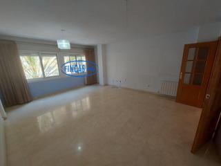 Piso en Ensanche-Diputación. Vivienda céntrica con cuatro dormitorios y dos baños. garaje opc