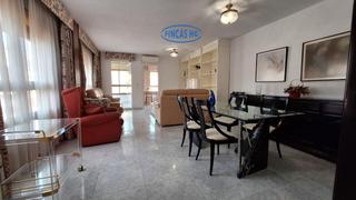 Appartement à Santo Domingo. Amplia vivienda centrica con plaza de garaje opcional