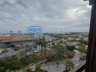 Appartement à Barrio del Centro. Amplia vivienda de lujo junto al puerto deportivo y paseo maríti