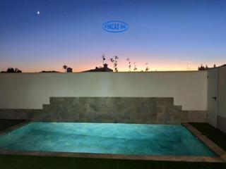 Casa adossada a Centro. Chalet de obra nueva!!