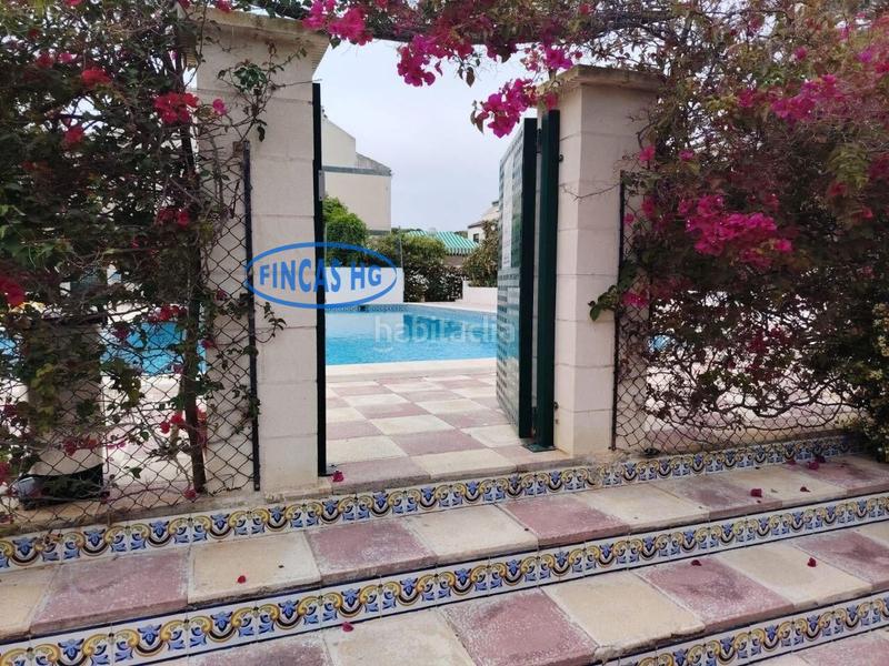 Foto 33df479e-58e4-4175-873f-866eb40279d6. Reihenhaus mit heizung parking pool in Playa Muchavista Campello (el)