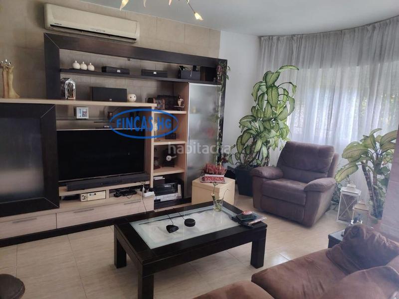 Foto 3b74a3b8-5d91-40a3-997e-5441a2877ef0. Reihenhaus mit heizung parking pool in Playa Muchavista Campello (el)