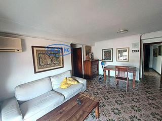Appartement à Benalúa. Amplio piso de  cuatro dormitorios en benalua.