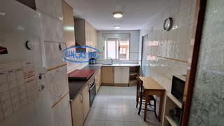Appartement à Santo Domingo. Amplia vivienda exterior con garaje y trastero