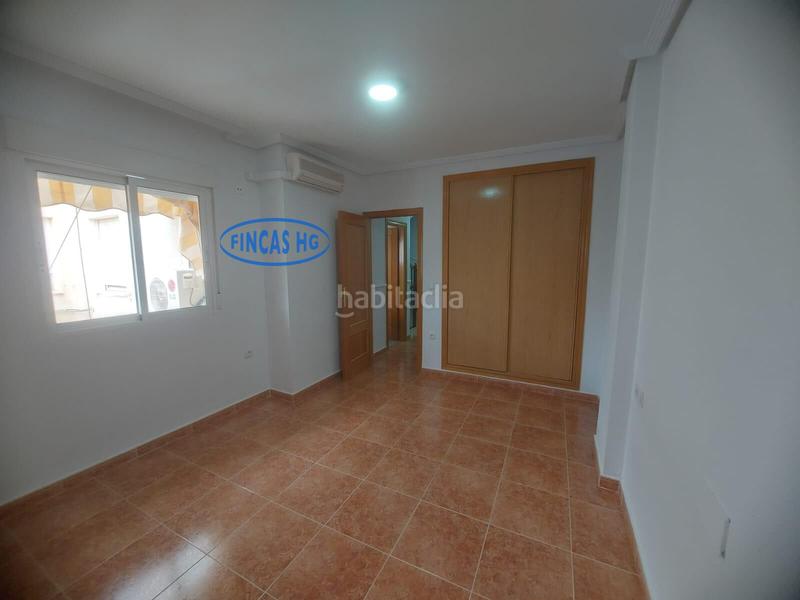 Foto 3d9af7d1-5c44-4ade-b04a-3345b2a09f9e. Casa encantador bungalow unifamiliar en Centro Sant Vicent del Raspeig
