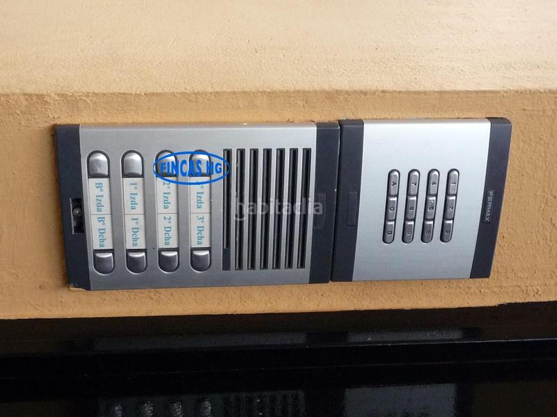 Foto c54eabbe-ad03-4d4d-be72-4902e8850231. Edificio in Barrio del Centro Alicante