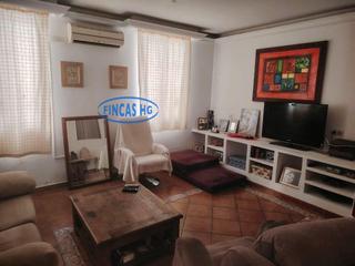 Flat in Carolinas Altas. Amplia planta baja en venta en carolinas.