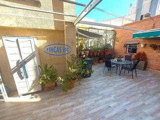 Pis en Carolinas Bajas. Amplia vivienda reformada en altozano  ideal para clnica, resid