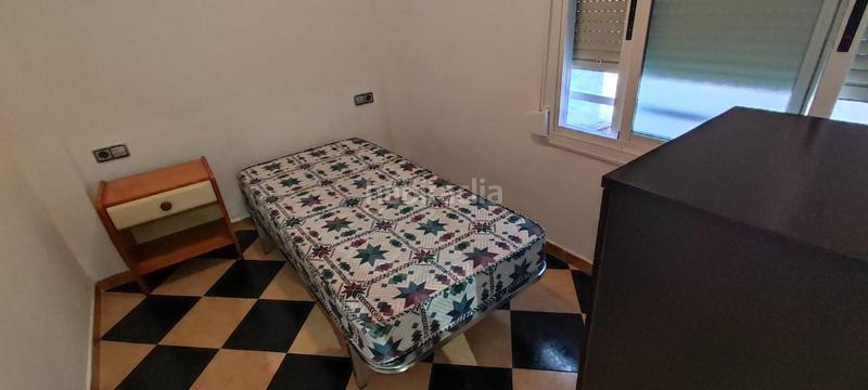 Foto 3952fdcf-d9d5-4037-b79f-0d31d7a15de6. Rent flat with heating in Carolinas Altas Alicante