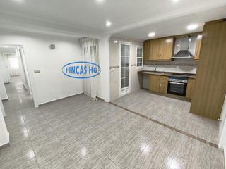 Piso en Nou Alacant. Confortable vivienda situada en el barrio de garbinet.