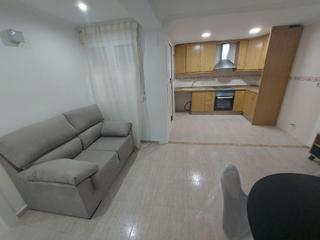 Appartement à Nou Alacant. Confortable vivienda situada en el barrio de garbinet.