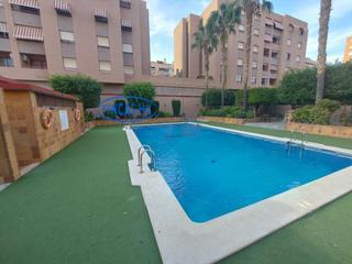 Pis en Garbinet - Parque de las Avenidas. Excelente y amplia vivienda con garaje y piscina