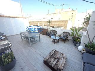 Àtic a Ensanche-Diputación. Atico reformado en el centro con gran terraza.