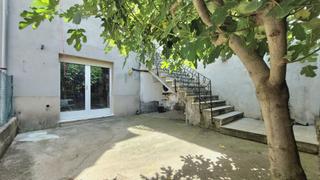 Casa a schiera in Carrer de sant sebasti 50. mplia casa unifamiliar entre mitgeres al centre de taradell
