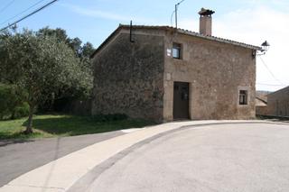 Miete Haus  Carrer la blava 1. Encantadora casa de poble amb jardí