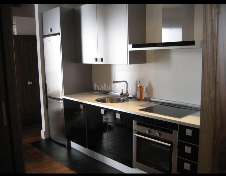 Foto 7f3e42f8-37c7-4ab2-8944-7c29da1688a6. Dúplex amb calefacció a Casco Histórico Toledo