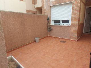 Lloguer Casa aparellada a Recas. ¡precioso chalet pareado sin amueblar en recas!