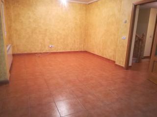 Maison jumelée à Azucaica. Chalet adosado en venta en azucaica