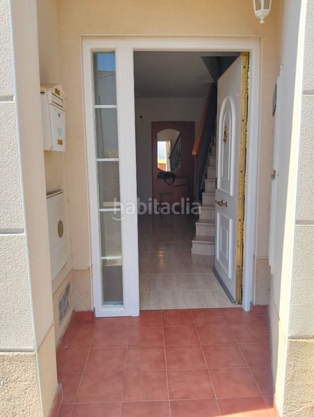 Foto 6367ec19-f079-4ad0-a934-eb37eaaa2389. Casa adossada amb xemeneia calefacció aparcament a Bargas