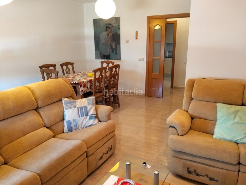 Foto b1093227-5fb6-4850-b892-7b7039e64500. Casa adossada amb xemeneia calefacció aparcament a Bargas