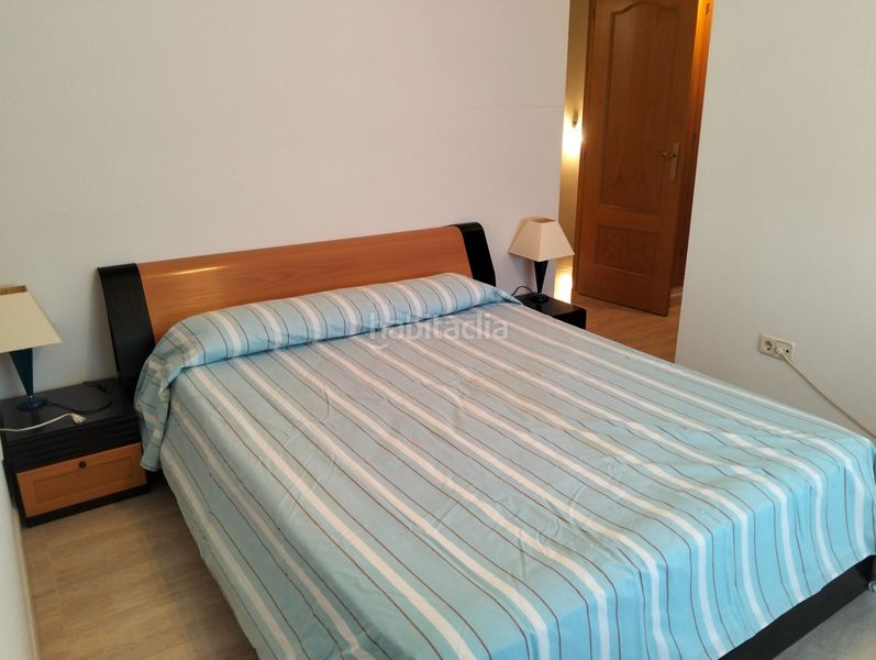 Foto b9f4dfd9-a553-44d9-8994-b33a1b020f5d. Casa adossada amb xemeneia calefacció aparcament a Bargas