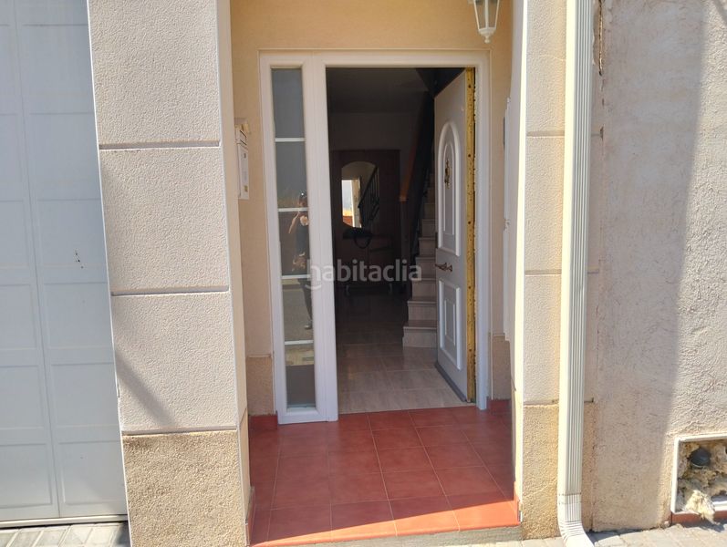 Foto cdb68415-2775-4319-8b65-41246c859e91. Casa adossada amb xemeneia calefacció aparcament a Bargas