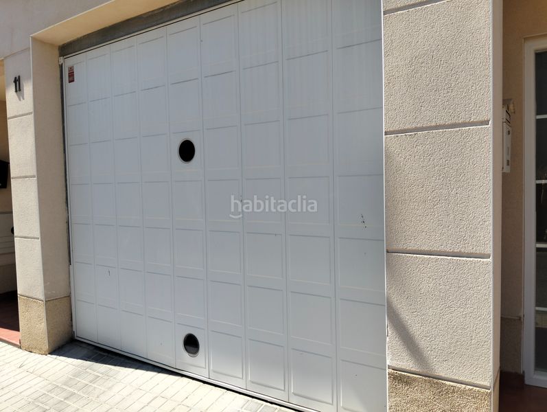Foto d03d03ef-9edf-4c51-b403-09815db24c15. Casa adossada amb xemeneia calefacció aparcament a Bargas