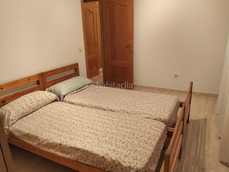 Foto f47c53cc-1d22-4e37-9fe3-be5124557e16. Casa adossada amb xemeneia calefacció aparcament a Bargas