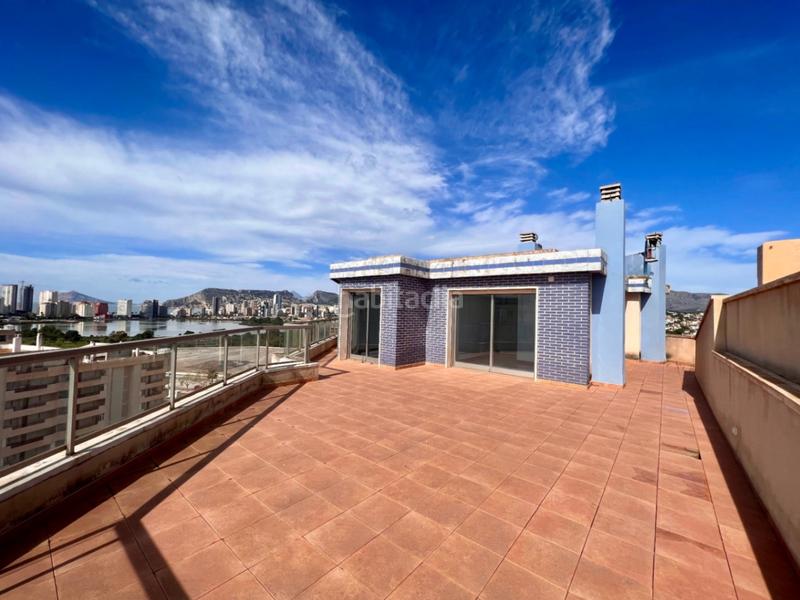 Foto f6ce6952-6de2-4f29-bad8-ba14afb6e0bd. Attique avec parking piscine dans Zona Levante - Playa Fossa Calp