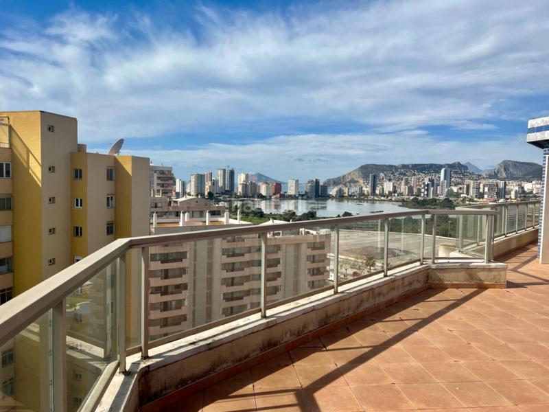 Foto a6e8276c-3033-4dfe-b52e-342b6ff56b2d. Dachwohnung mit parking pool in Zona Levante - Playa Fossa Calp