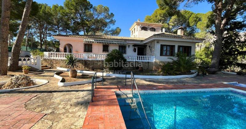 Foto dd69ce96-906e-4ef1-9d32-956a941dc95e. Chalet mit parking pool in Coloma Nucia (la)