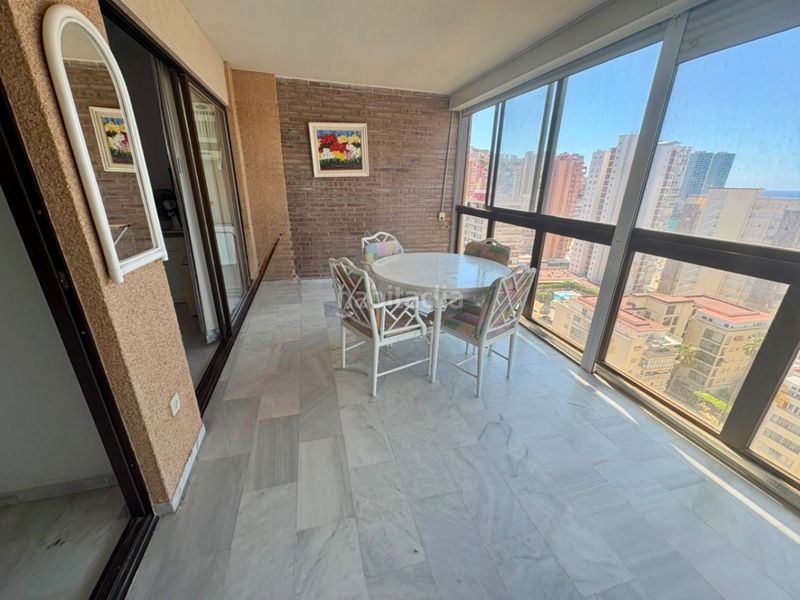 Foto 1fd2b734-48ea-4bda-a68d-37526af2e759. Apartament amb aparcament piscina a Playa Levante Benidorm