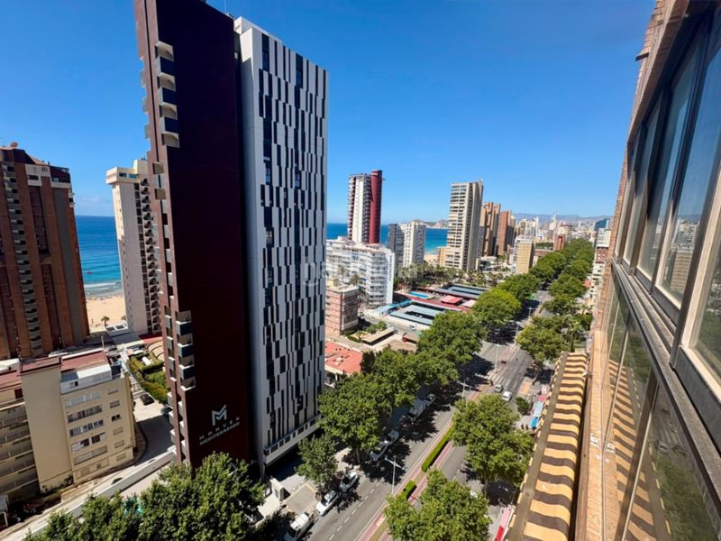 Foto 2f29b4cb-f761-4986-9fca-e71410b77433. Apartament amb aparcament piscina a Playa Levante Benidorm