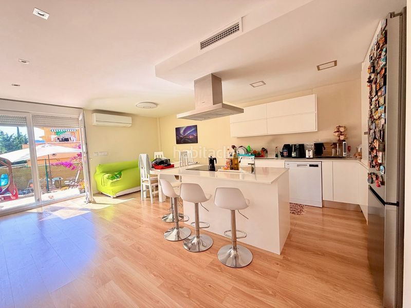 Foto e6e2bf99-69c7-4246-8d66-289f18bf2309. Casa amb calefacció aparcament piscina a Sierra Helada Benidorm