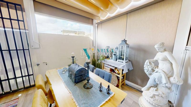 Foto 1d0381a5-707a-4880-9cb2-bb5c576a1a73. Ático atico en venta en zona Centro, 2 dormitorios. en Alcalá de Guadaira