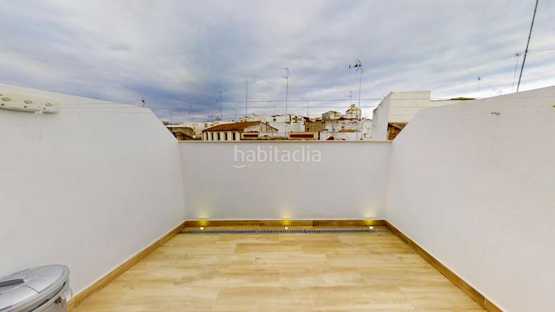 Foto 649ce8f5-60d4-436e-bfbe-fb4b420607ee. Ático atico en venta en zona Centro, 2 dormitorios. en Alcalá de Guadaira