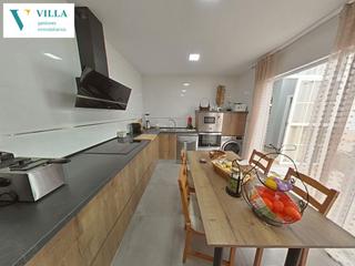 Casa a La Paz. Casa en venta en plaza de toros  mercadona, 4 dormitorios.