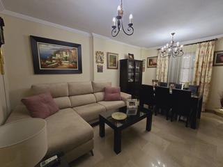 Maison à Nueva Alcalá. Casa en venta en zona santa lucía, 2 dormitorios.