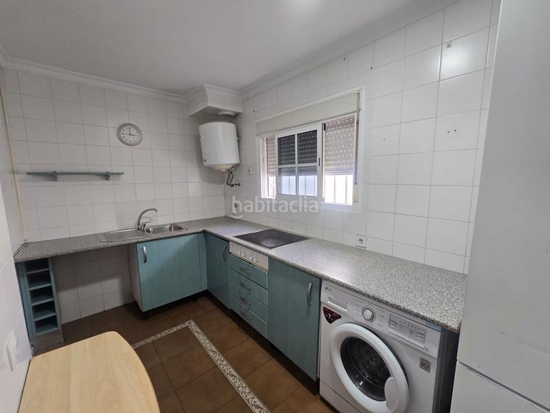 Foto b65d0acb-7705-4967-bfe6-4cc9489575eb. Piso  en venta en zona santa lucía, 4 dormitorios. en Alcalá de Guadaira