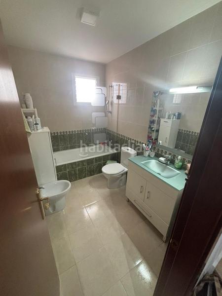 Foto 6563c8a9-fc40-44ef-8868-f622ea5c0dd2. House with parking in Centro Alcalá de Guadaira