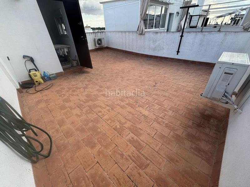 Foto bcec5c60-e282-4e3d-9614-a29a173bda2c. House with parking in Centro Alcalá de Guadaira