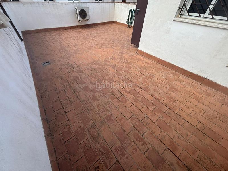 Foto f5a6c51b-8da7-407d-a171-c781dd1dac3a. House with parking in Centro Alcalá de Guadaira