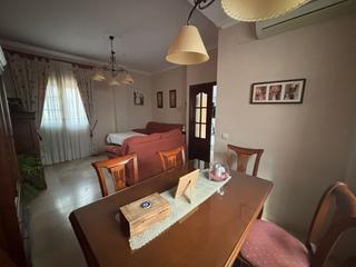 Haus in Los Molinos. Casa en venta en zona centro, 3 dormitorios.