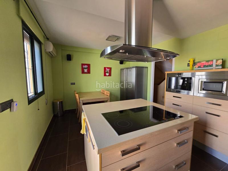 Foto f2f0e549-c645-45b1-aa62-6cb8165874dd. Haus mit parking in Centro Alcalá de Guadaira