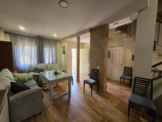 Maison à Nueva Alcalá. Casa en venta en zona nueva alcalá, 4 dormitorios.