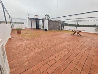 Haus in Los Molinos. Casa en venta en zona santa lucía, 4 dormitorios.