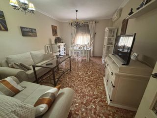 Haus in Los Molinos. Casa en venta en zona santa lucía, 3 dormitorios.