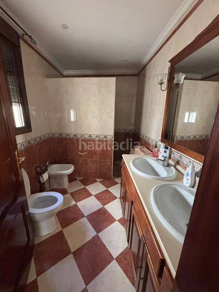 Foto e4645d48-cd13-45b8-b66a-c950a3a4d40b. Casa amb aparcament a Oromana Alcalá de Guadaira