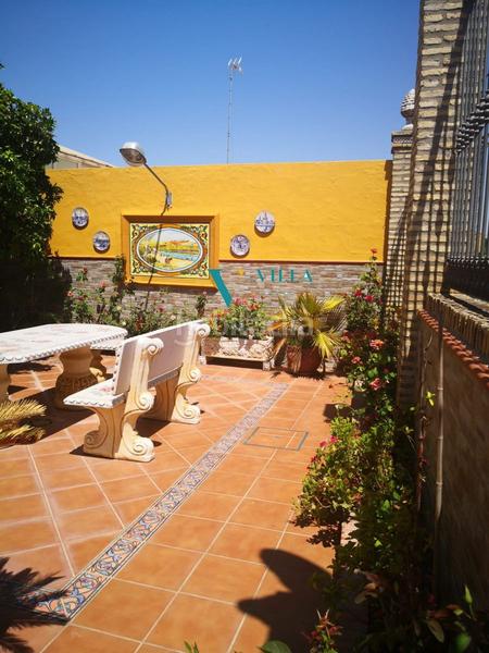 Foto 1dfe8e3d-723a-4140-bbde-64ba1a099ebc. Chalet con parcheggio piscina in Nueva Alcalá Alcalá de Guadaira