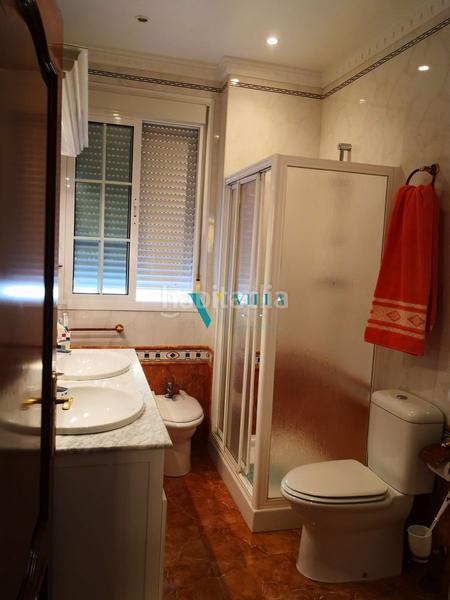 Foto 4c86ddbc-f3d6-4b21-82c2-7e5d8e0ed4ef. Chalet con parcheggio piscina in Nueva Alcalá Alcalá de Guadaira